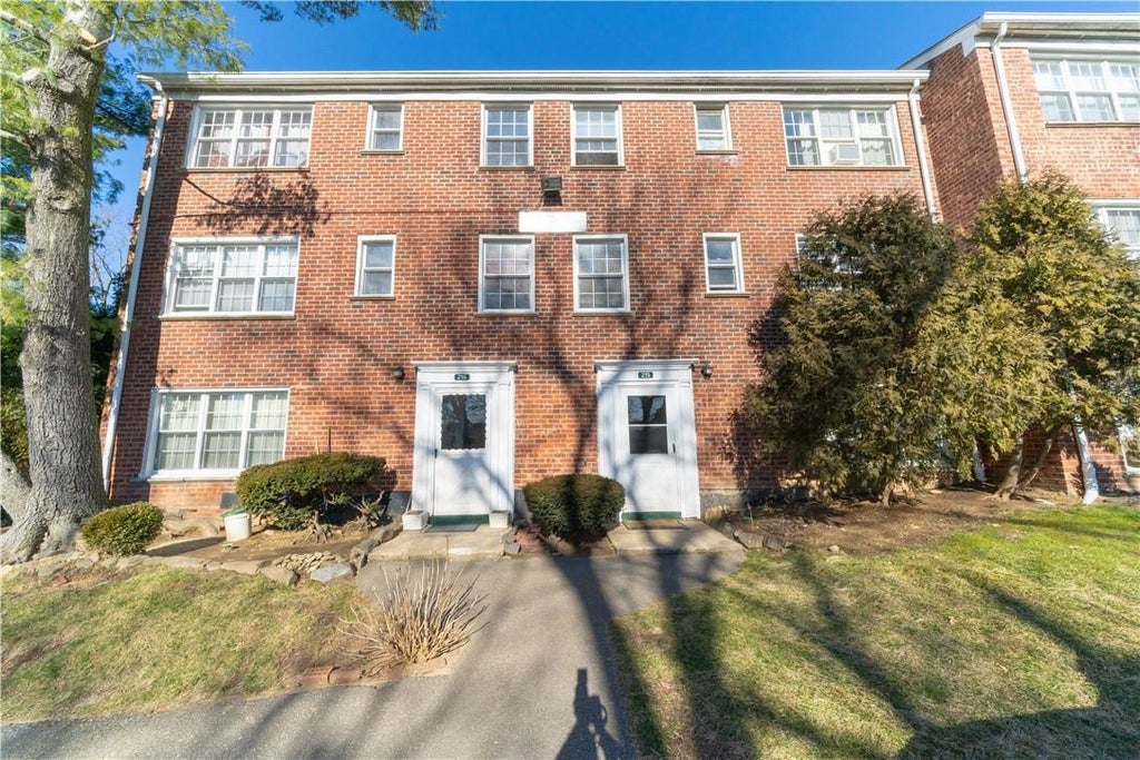 1 of 1 - 25 Fieldstone Drive # 215, Hartsdale, NY
