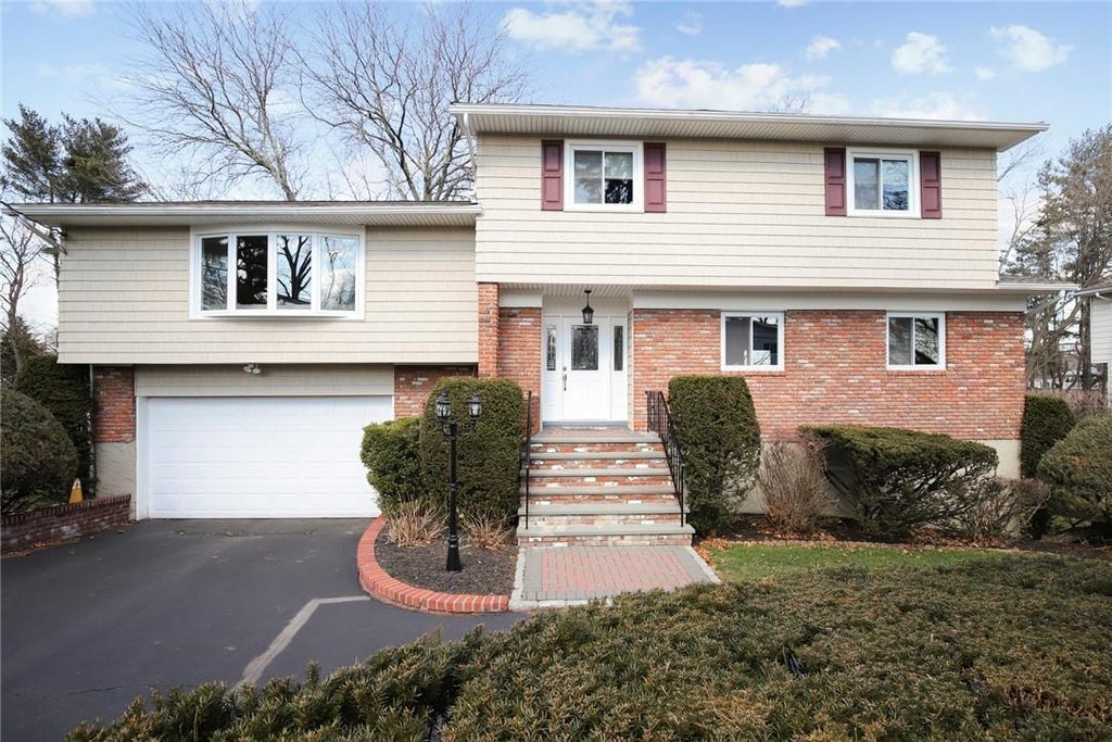 1 of 1 - 124 Parkview Road, Elmsford, NY