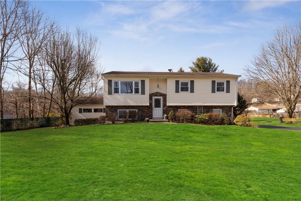 1 of 1 - 7 Apollo Court, Nanuet, NY
