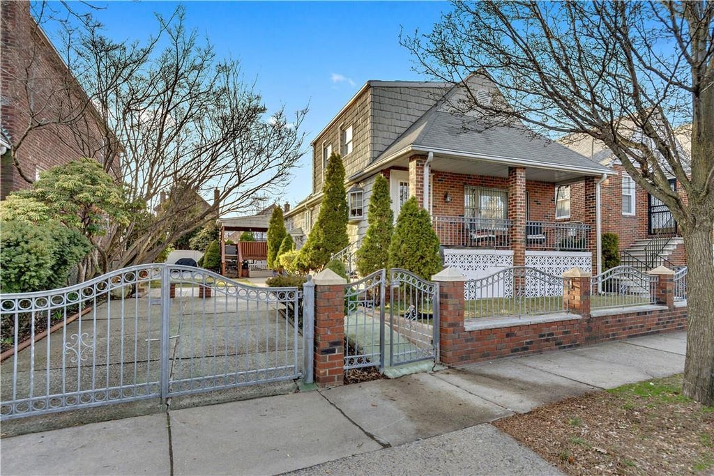 1 of 1 - 2215 Fenton Avenue, Bronx, NY