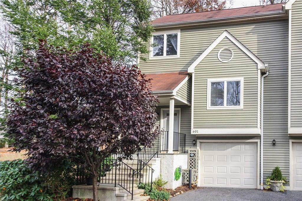1 of 1 - 601 Kensington Way, Mount Kisco, NY