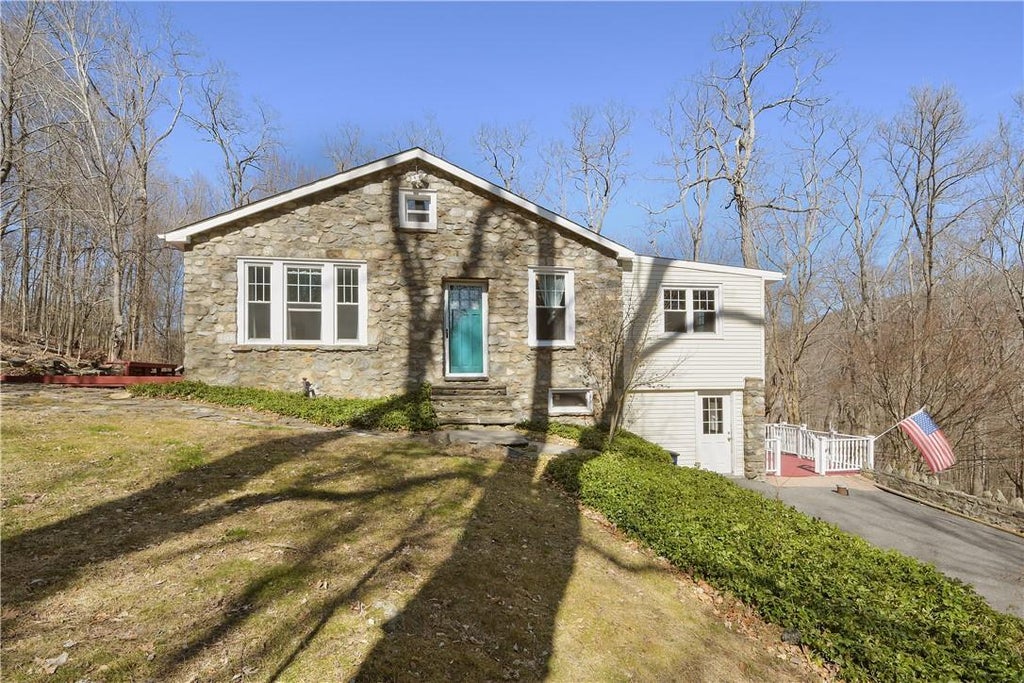 1 of 1 - 89 Mill St., Putnam Valley, NY
