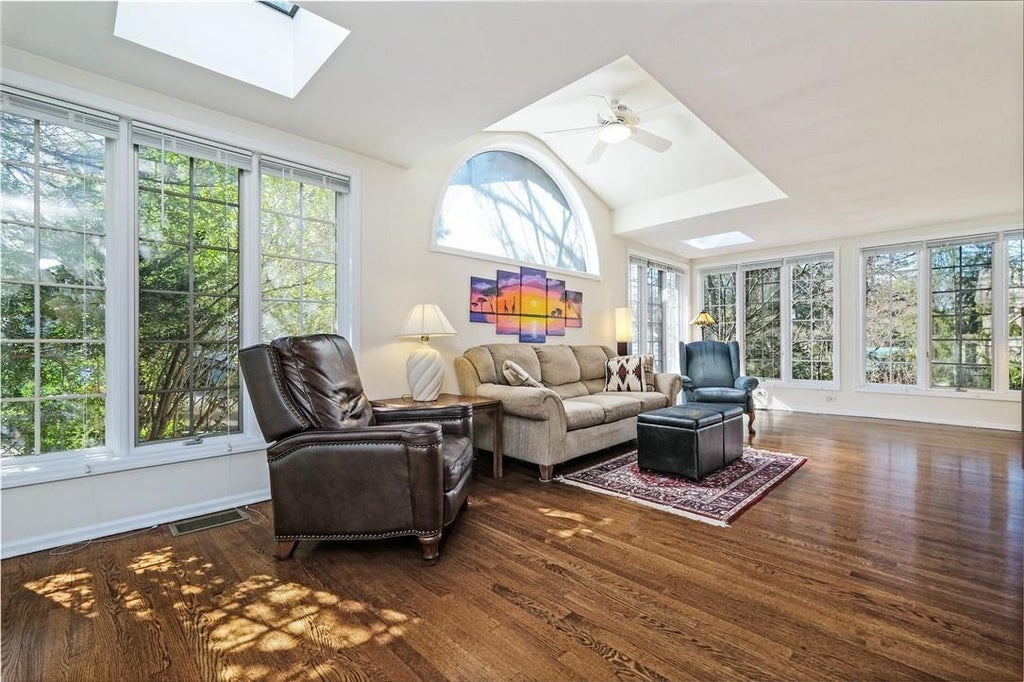 1 of 1 - 7 Church Lane, Scarsdale, NY