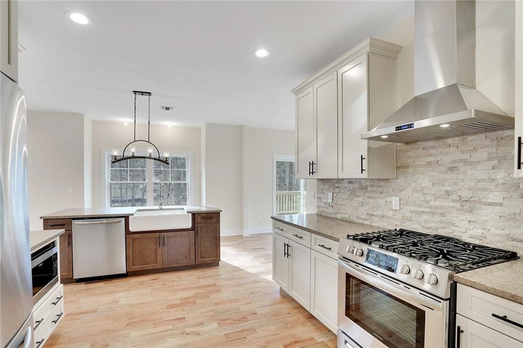 1 of 1 - 18 Debra Lane, New Windsor, NY