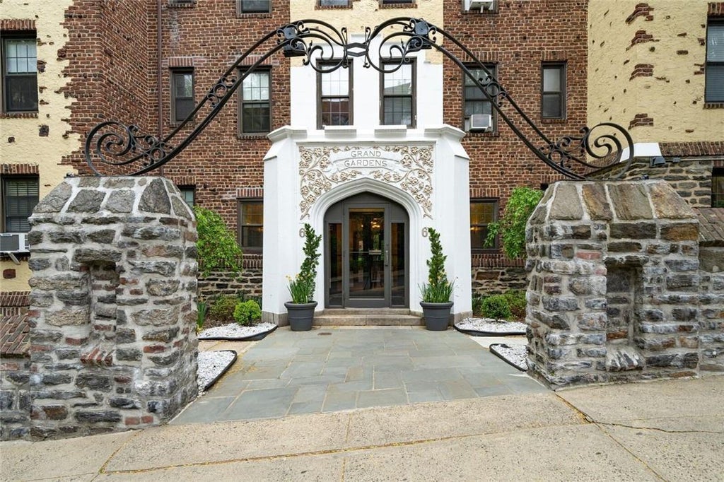 1 of 1 - 61 Grand St. # 2l, Mount Vernon, NY