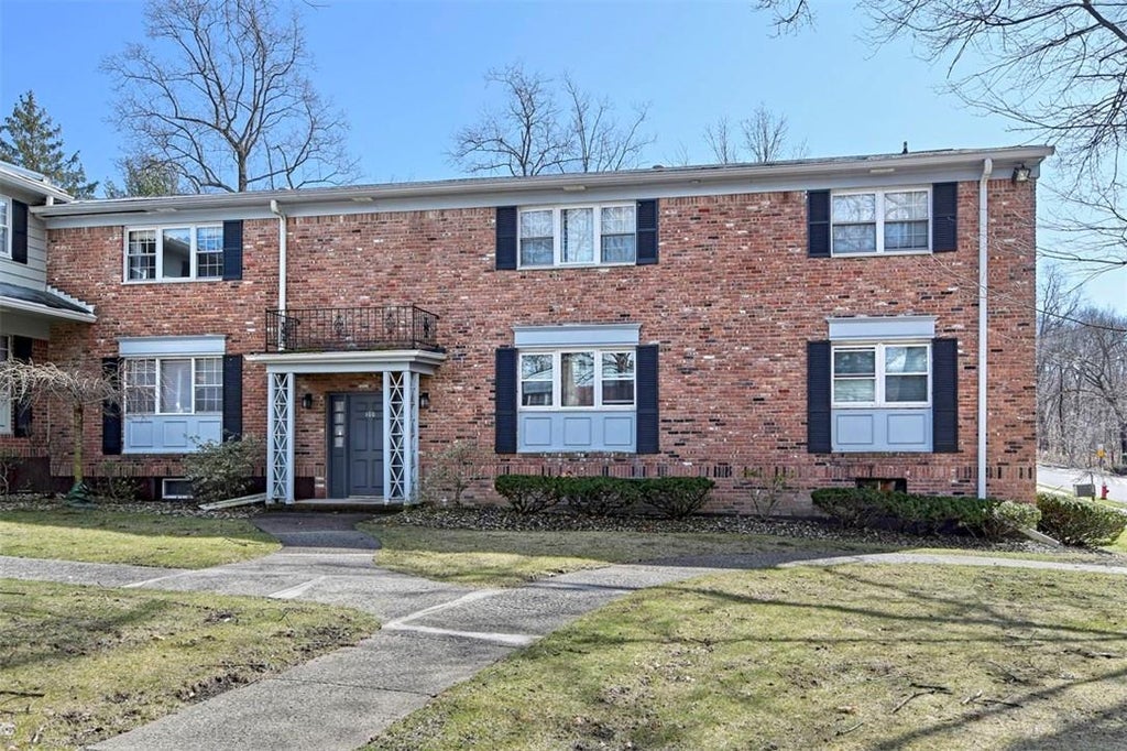 1 of 1 - 100 Yorkshire Drive # Z-15, Suffern, NY