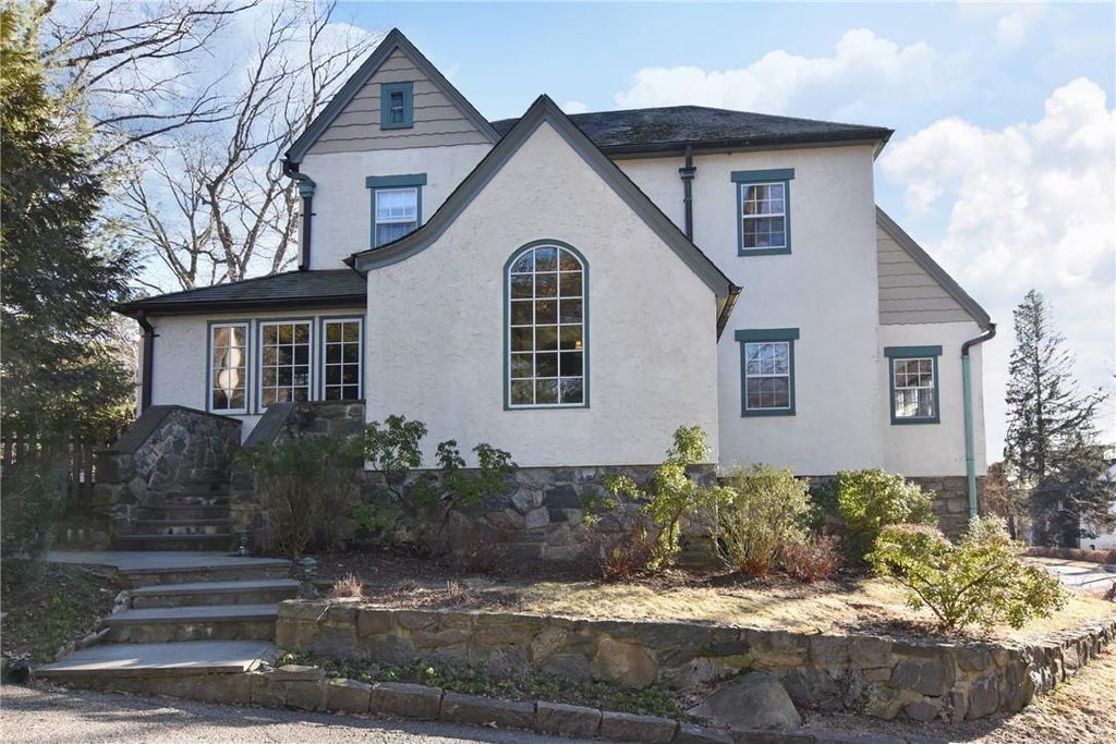 1 of 1 - 4 Kitching Place, Dobbs Ferry, NY