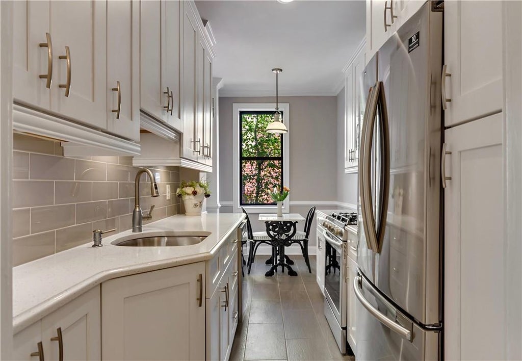 1 of 1 - 11 Columbia Avenue # C8, Hartsdale, NY