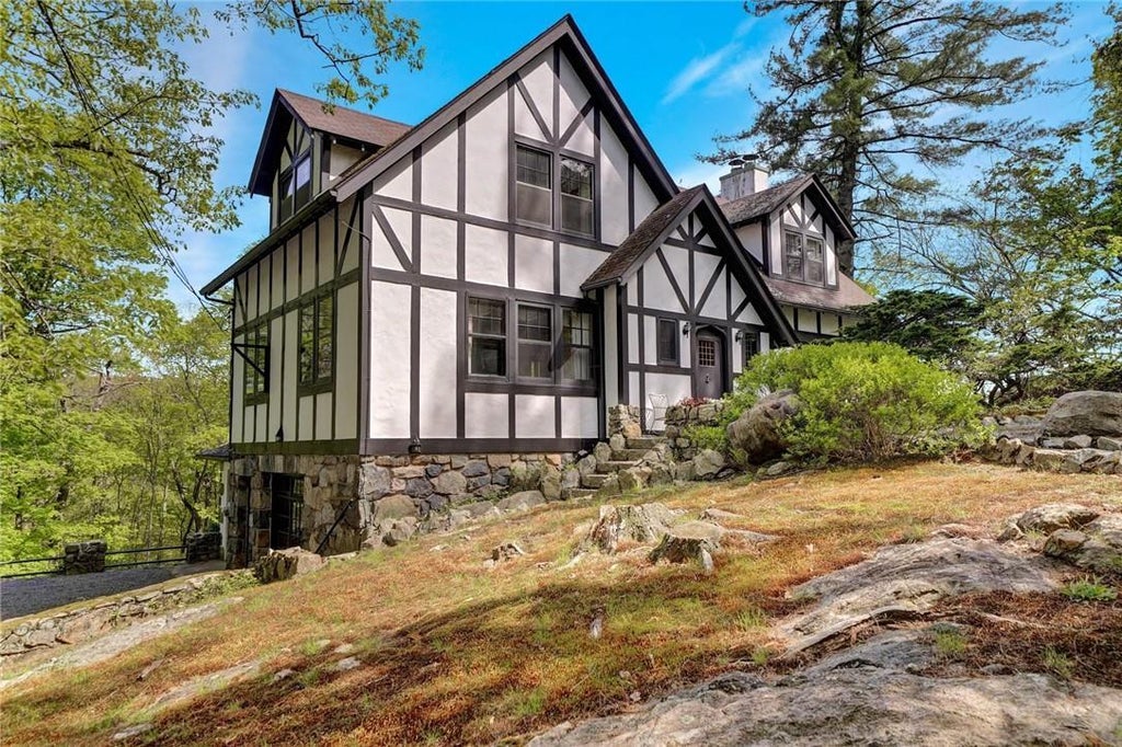 1 of 1 - 59 Crows Nest Road, Tuxedo Park, NY