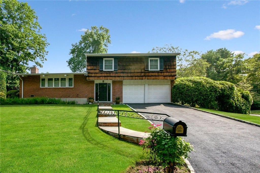 1 of 1 - 4 Hunt Path, New Rochelle, NY