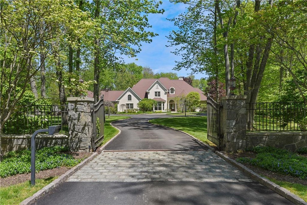 1 of 1 - 13 Barry Court, Katonah, NY