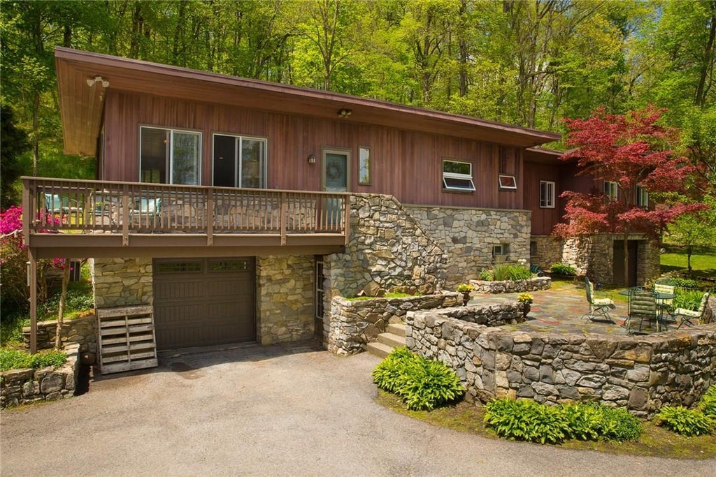 1 of 1 - 16 Briar Hill Road, Hopewell Junction, NY