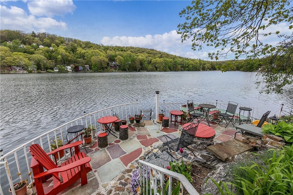 1 of 1 - 18 Point Drive, Lake Peekskill, NY