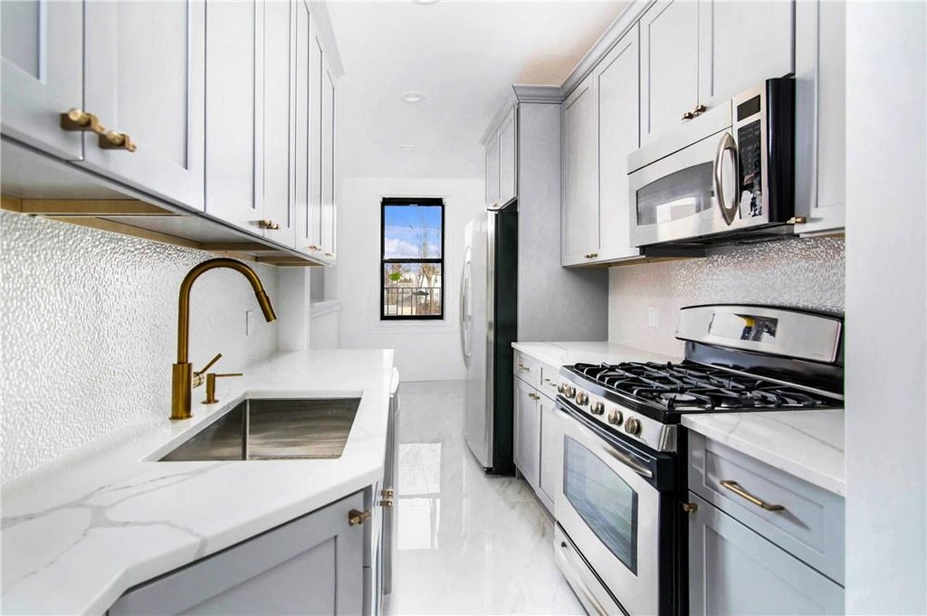 1 of 1 - 11 Columbia Avenue # C3, Hartsdale, NY