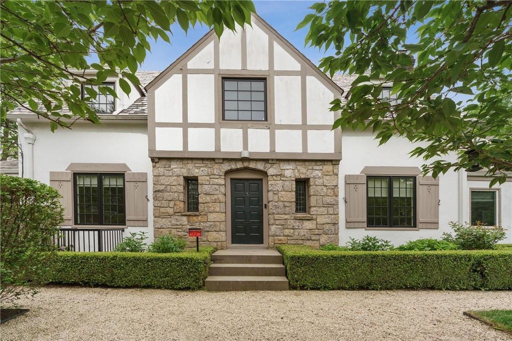 1 of 1 - 3 Maple Avenue, Larchmont, NY