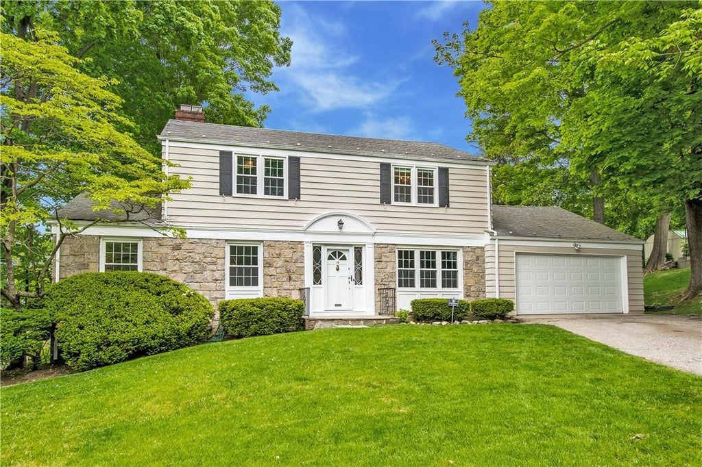 1 of 1 - 15 Taunton Road, Scarsdale, NY