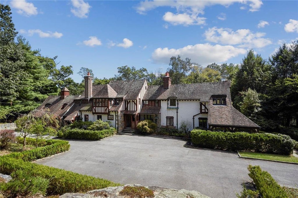 1 of 1 - 787 Old Sleepy Hollow Road, Briarcliff Manor, NY