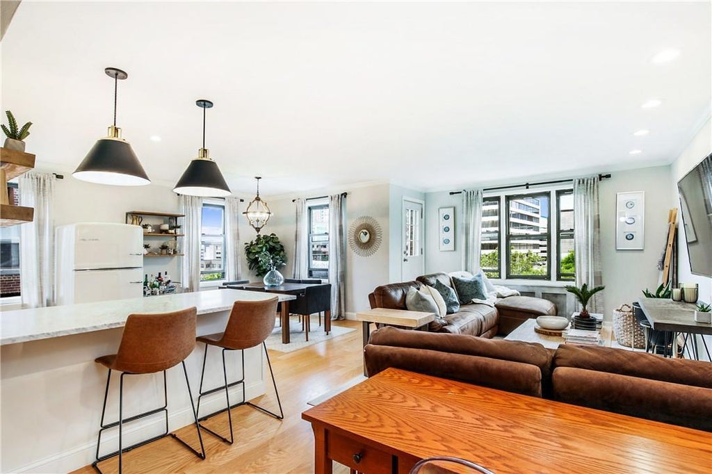 1 of 1 - 16 Broadway # 6b, White Plains, NY