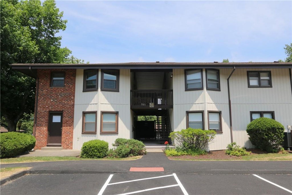 1 of 1 - 10 Regents Place # G, Yorktown Heights, NY