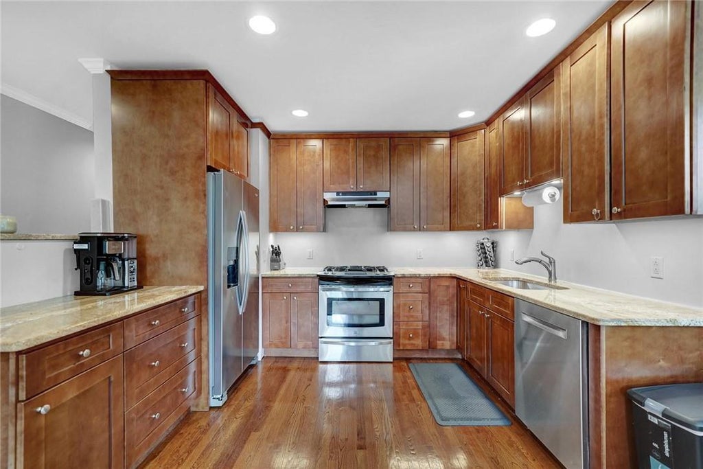 1 of 1 - 7 Bryant Crescent # 2k, White Plains, NY