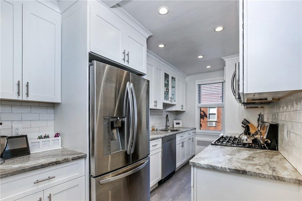 1 of 1 - 705 Palmer Court # 2e, Mamaroneck, NY