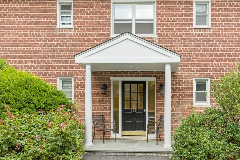 1 of 1 - 346 North State Road 1g, Briarcliff Manor, NY