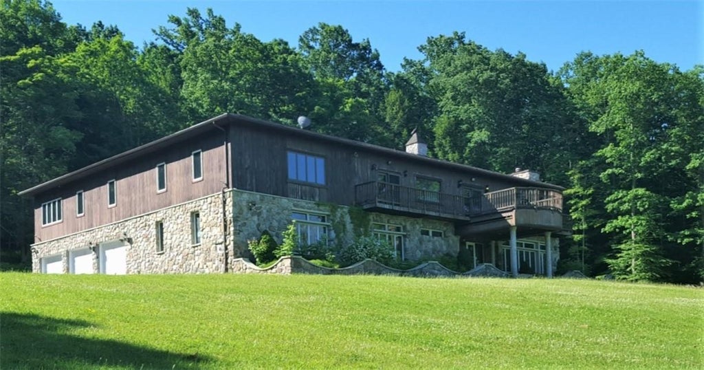 1 of 1 - 1105 South Road, Wurtsboro, NY