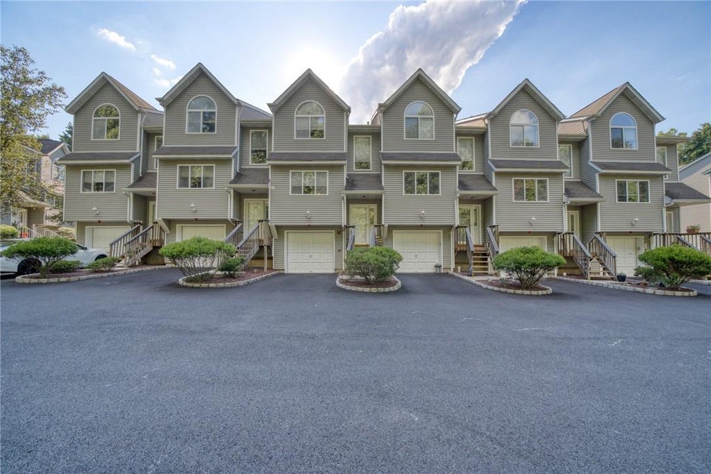 1 of 1 - 210 Arlington Court, Bardonia, NY