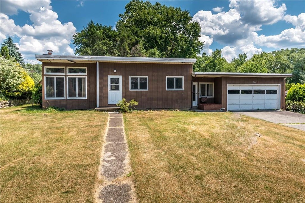 1 of 1 - 4 Crystal Court, Montrose, NY