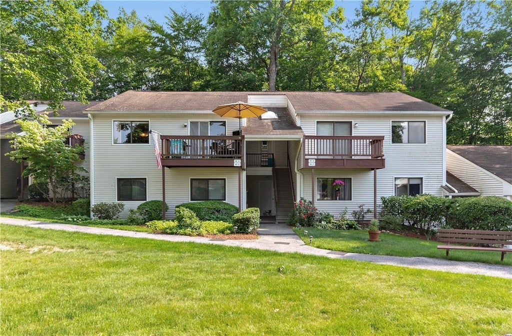 1 of 1 - 84 Molly Pitcher Lane # G, Yorktown Heights, NY