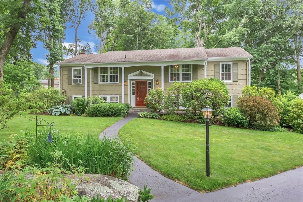 1 of 1 - 3905 Pike Place, Jefferson Valley, NY