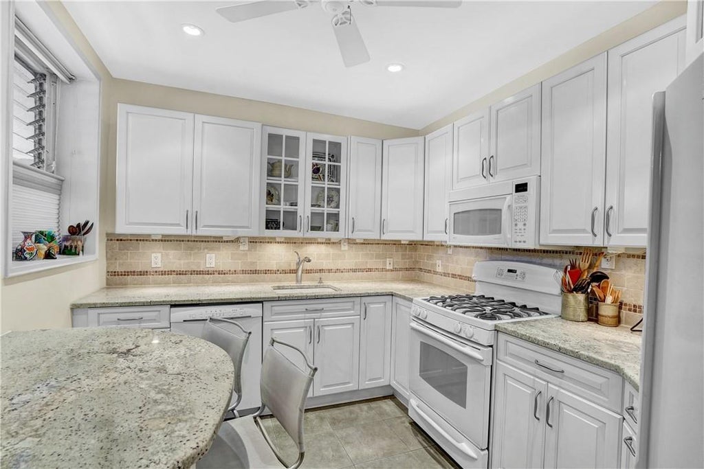 1 of 1 - 325 King St. # 4d, Port Chester, NY