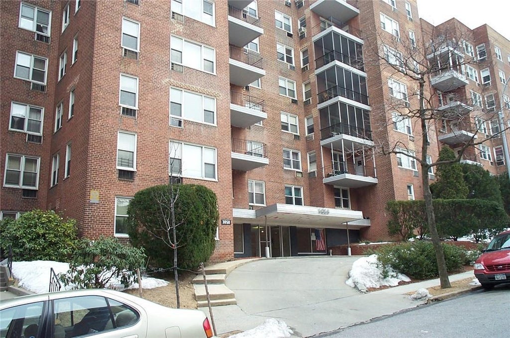 1 of 1 - 3050 Fairfield Avenue # 6c, Bronx, NY