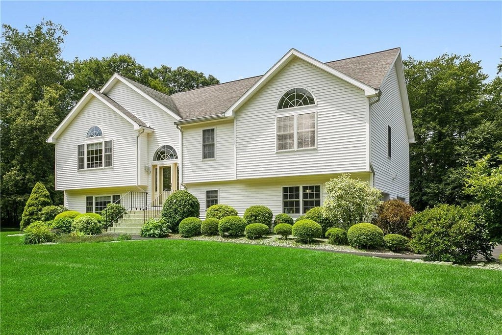 1 of 1 - 7 Julia Court, Mahopac, NY