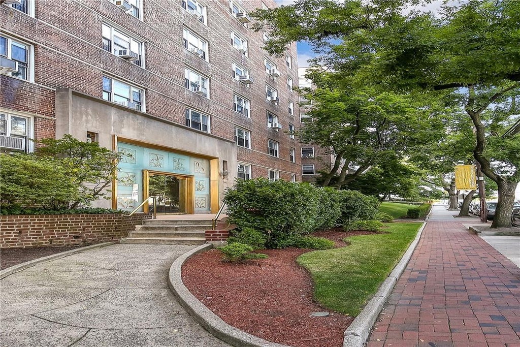 1 of 1 - 5601 Riverdale Avenue # 3k, Bronx, NY