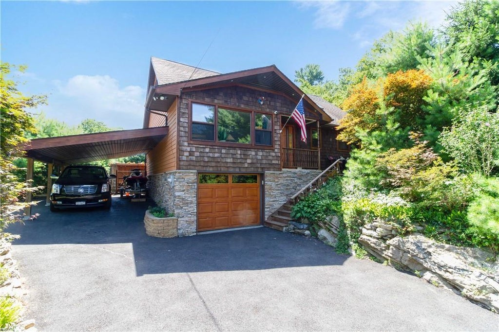 1 of 1 - 26-28 Tryon Circle, Cortlandt Manor, NY