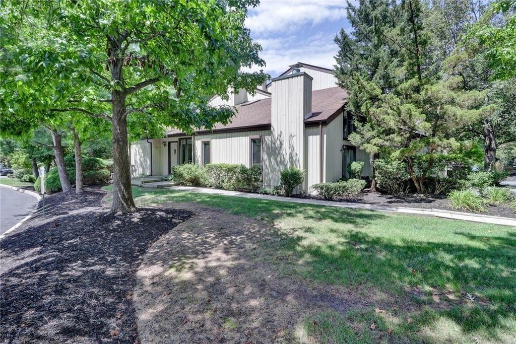 1 of 1 - 1 Bannock Court, Suffern, NY