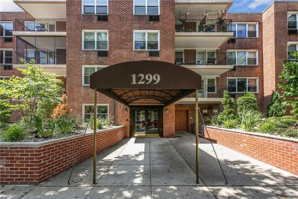 1 of 1 - 1299 Palmer Avenue # 330, Larchmont, NY