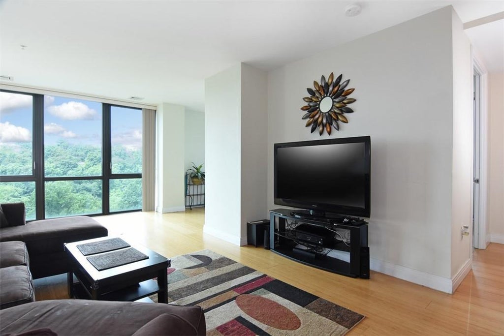 1 of 1 - 701 Ridge Hill Boulevard # 4f, Yonkers, NY