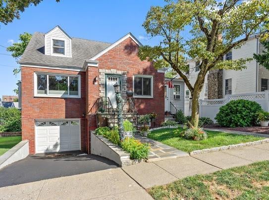 1 of 1 - 24 Aqueduct Avenue, Yonkers, NY