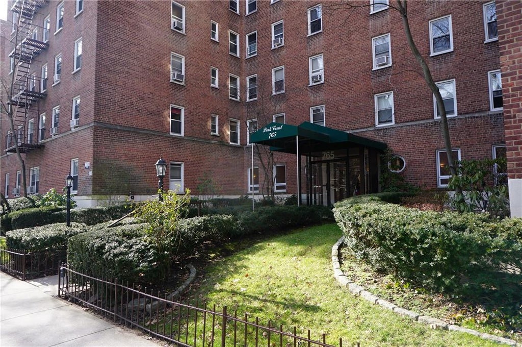 1 of 1 - 765 Bronx River Road 1f, Bronxville, NY