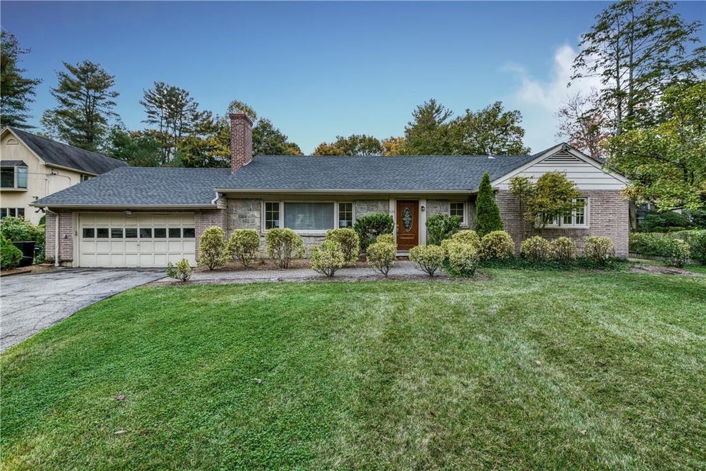 1 of 1 - 674 Pinebrook Boulevard, New Rochelle, NY
