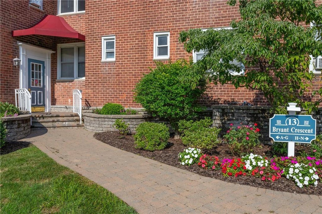 1 of 1 - 13 Bryant Crescent # 1a, White Plains, NY