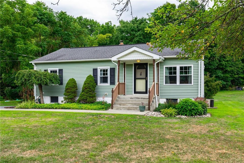 1 of 1 - 49 Holt Road, Hyde Park, NY