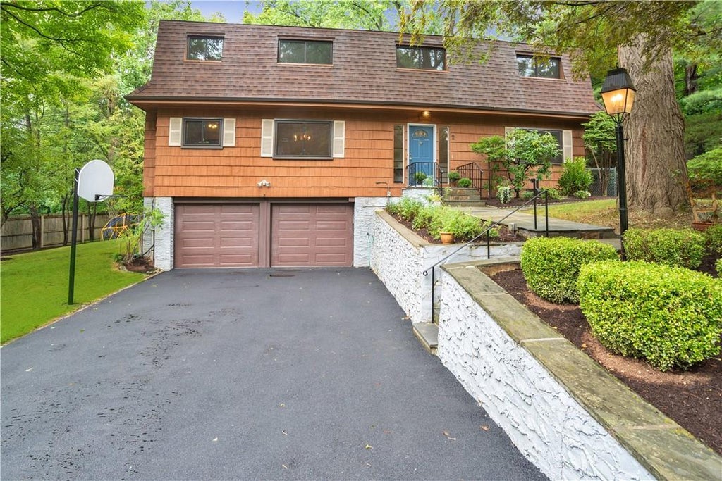 1 of 1 - 2 Wagner Place, Hastings-on-Hudson, NY