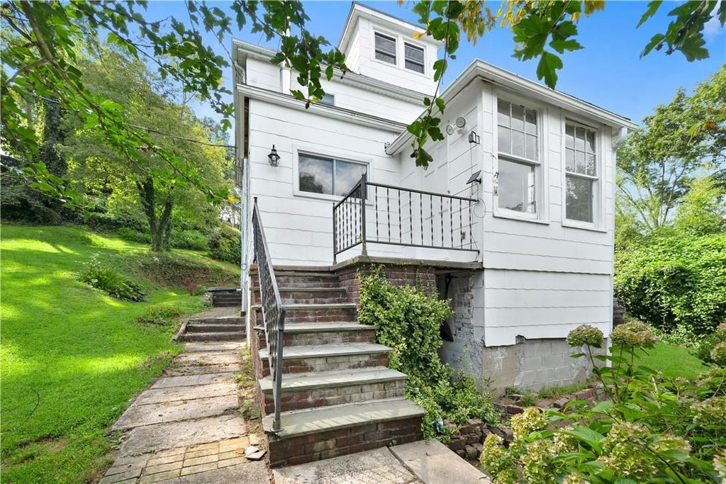 1 of 1 - 19 Hillside Avenue, Valhalla, NY