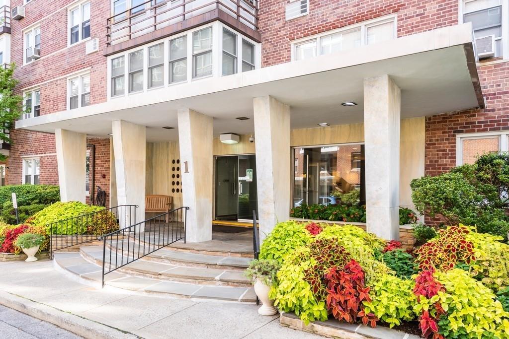 1 of 1 - 1 Washington Square # 5f, Larchmont, NY
