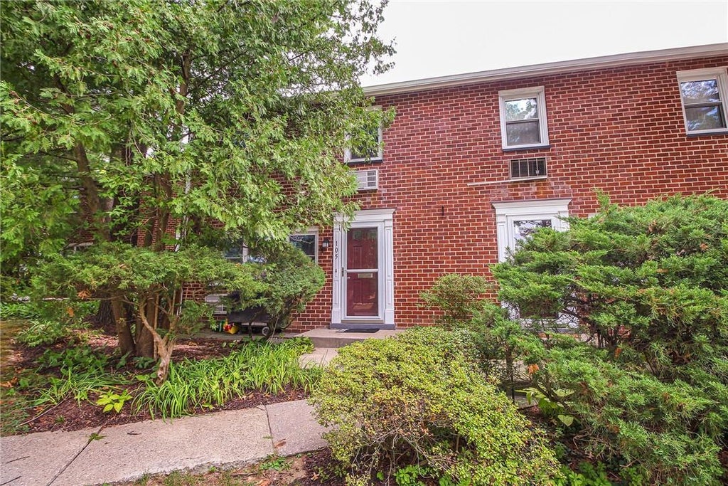 1 of 1 - 105 Charter Circle View # 105, Ossining, NY