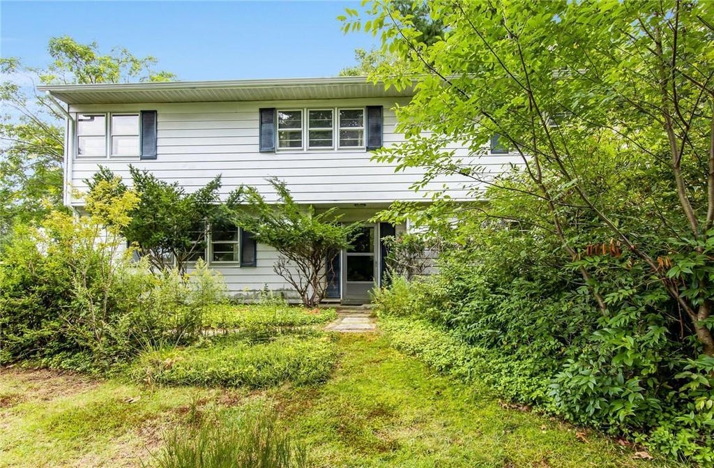 1 of 1 - 135 Deerfield Lane, Pleasantville, NY