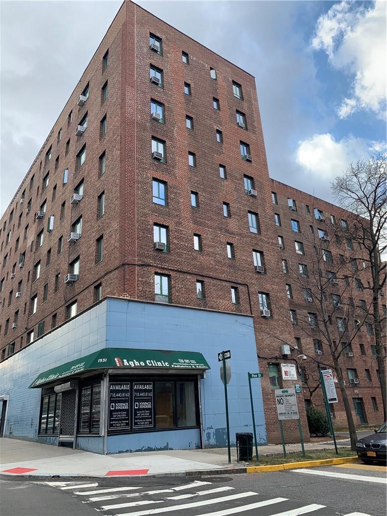 1 of 1 - 1527 Metropolitan Avenue # 8d, Bronx, NY